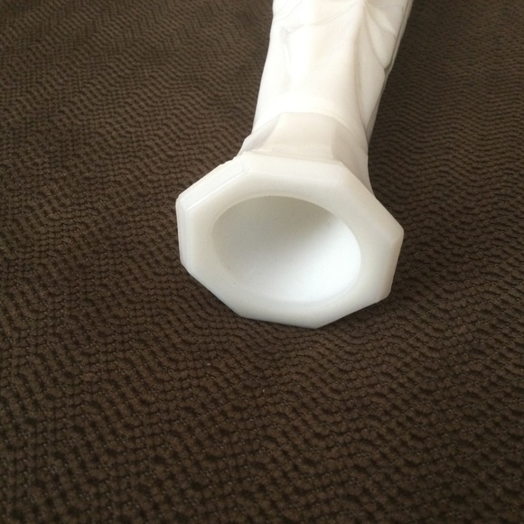 Vintage Milk glass bud vases - Picture 4 of 11